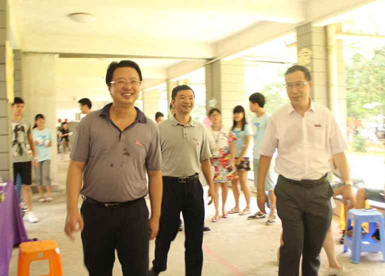 学校领导莅临检查指导